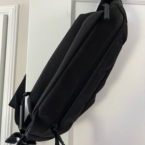 *Black* Men's Sling Bag